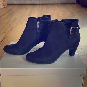 Sam & Libby ankle boots size 9